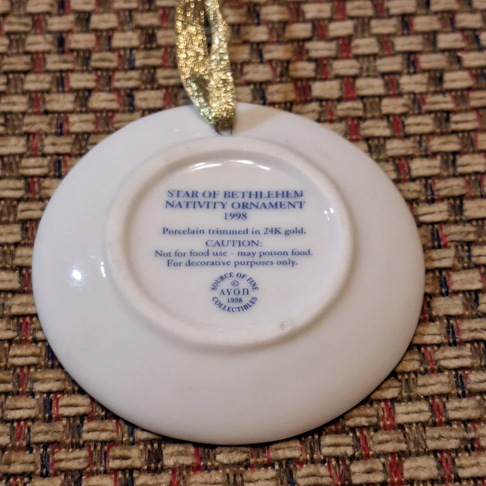 Collectible Avon Star Of Bethlehem Nativity Porcelain 1998 Ornament W/ 24K